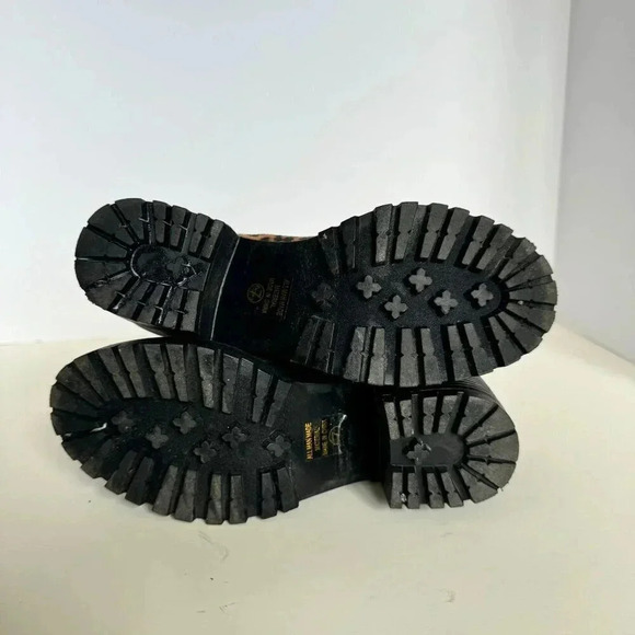 Soda Chelsea Ankle Boot Booties Womens 7 Animal Print 🐅 - Picture 2 of 9